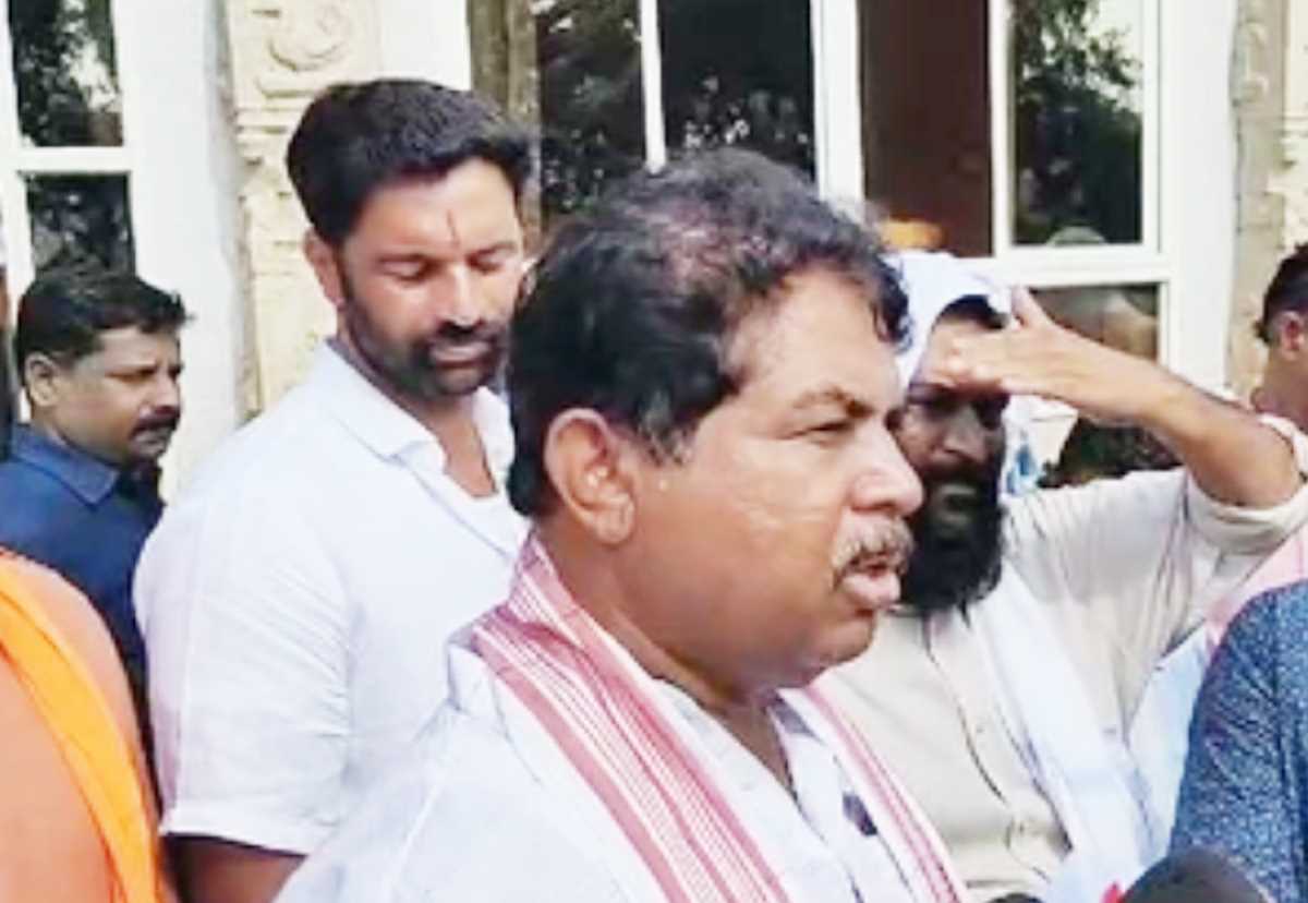 बांग्लादेशी हिंदुओं की सुरक्षा की मांग को लेकर कर्नाटक के तुमकुर में भी विरोध प्रदर्शन